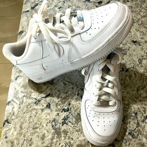 Nike Air Force Ones ‘07 women 6.5 boys 5